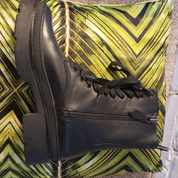 FRYE chloe combat boots Size 8 - Picture 3 of 9